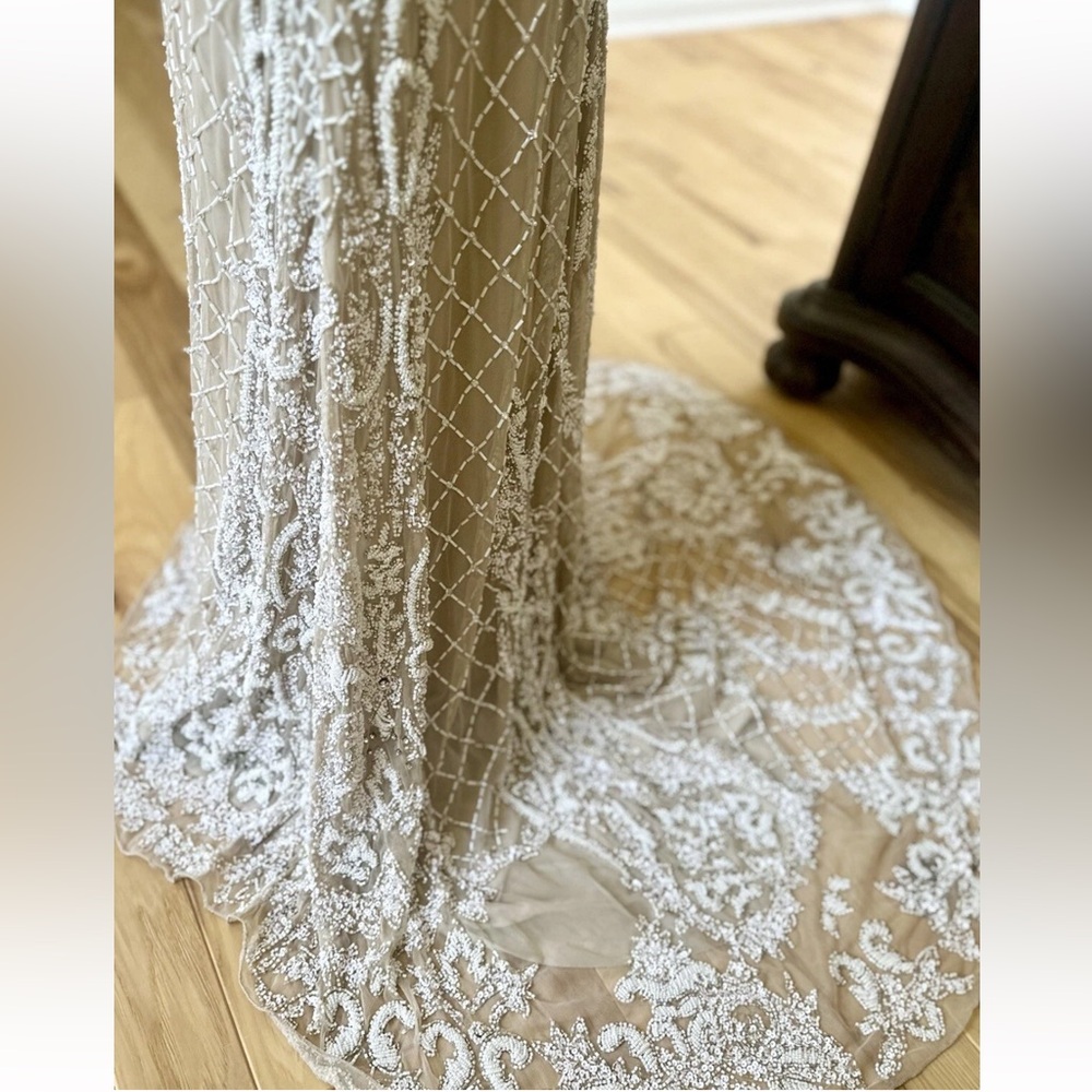 Elegant Sherri Hill Beige Cream Embellished Engagement Formal Prom Dress Size 4 - Picture 5 of 16